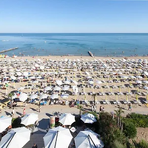 hotel-columbia-ninfea.hotelslidodijesolo.com/
